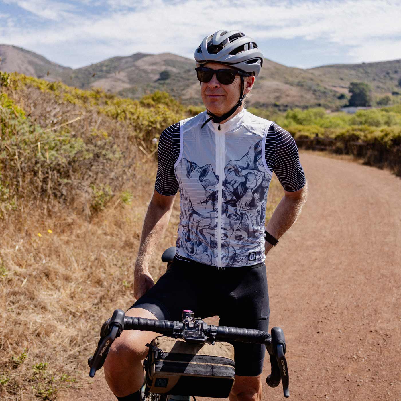 bike helmet and vest Men's Lightweight Vest